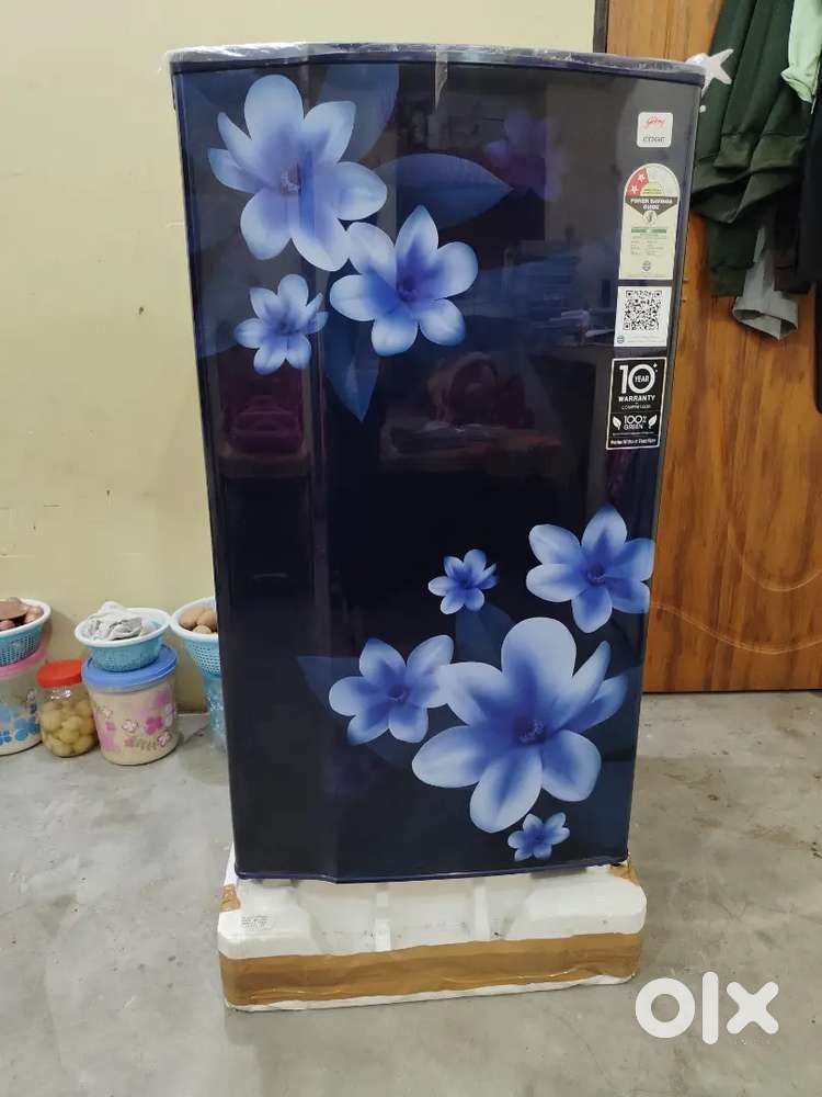 godrej fridge , 10,000 fix price.