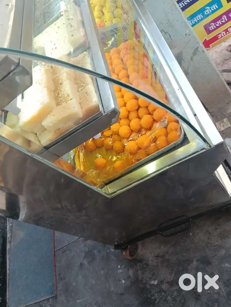 Sweet and cake couter