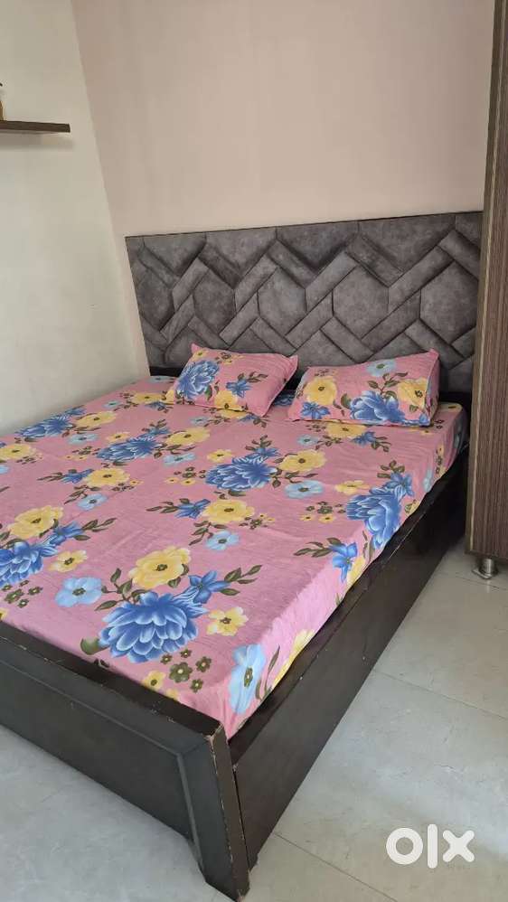 King size bed