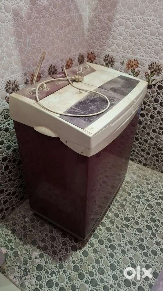 Whirlpool Semi-Automatic Washing Machine – Hardly Used, good Condition