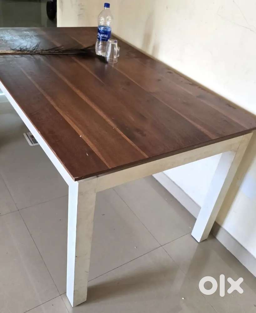 Dining Table + 6 chairs