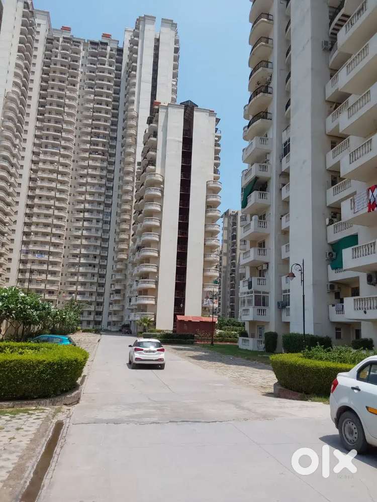 Semi furnished Duplex apartment for rent at Royal heritage society