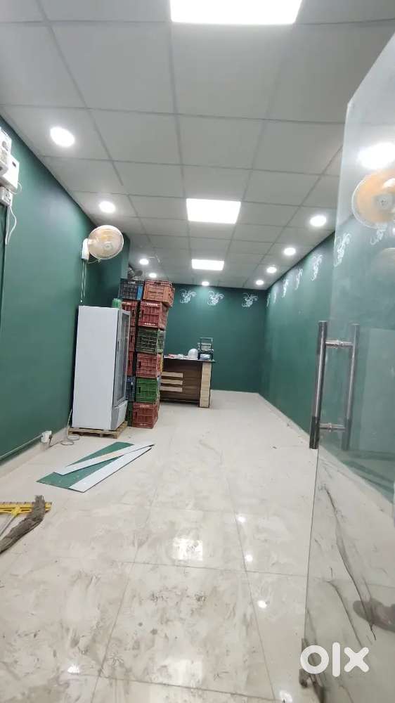 Shops  Showrooms Outlets in prime locations of kanpur for Lease Rent