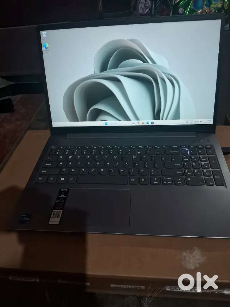 Lenovo ideapad slim 3 15IAH8 1 Screen Size 39.62. 16GB RAM Memory.