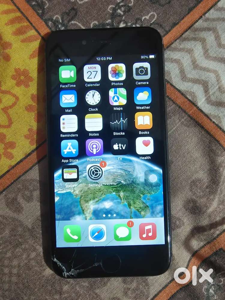 iPhone 8 slightly display broken..