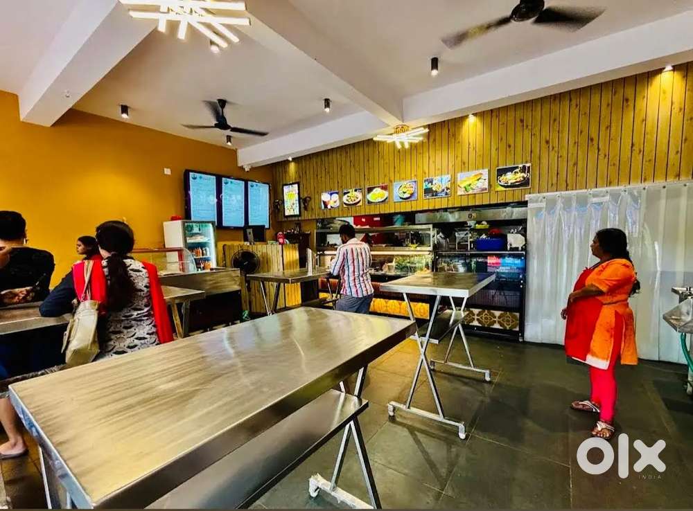 HOUSEKEEPING & WASHING person