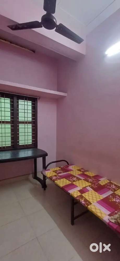 Ladies PG with homely non veg food and wifi