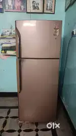 SAMSUNG DOUBLE DOOR FRIDGE