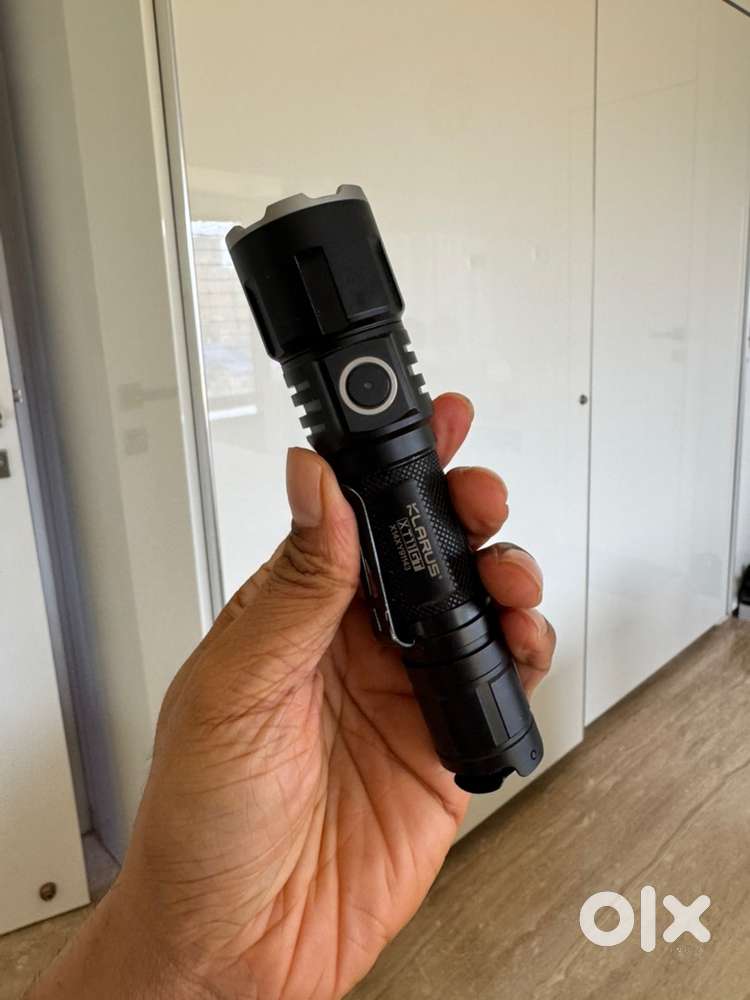 KLARUS XT11GT Black Tactical Flashlight Kit