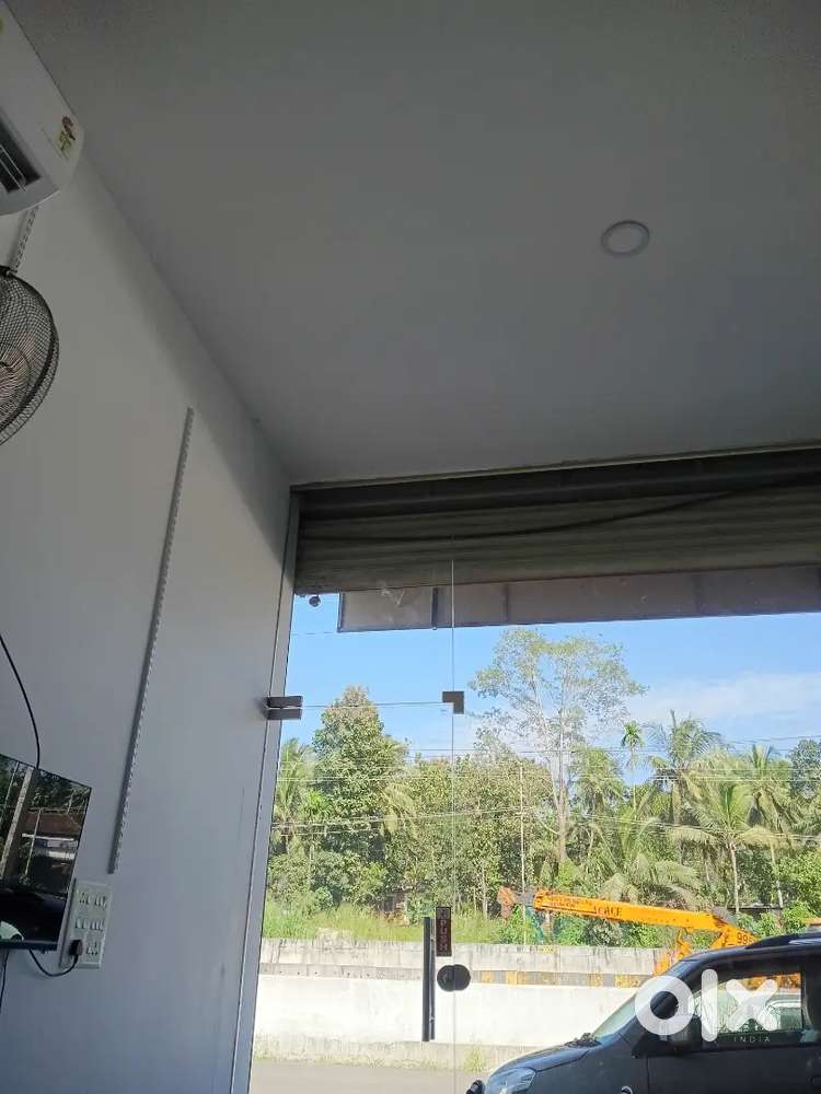 400 sqft Shop for rent, highway frontage