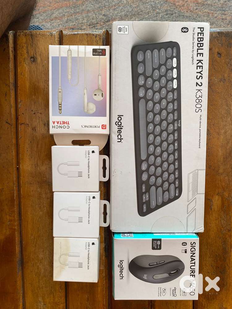 Wireless keyboard and mouse. Earphone, apple earphone jack