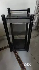 Corner table