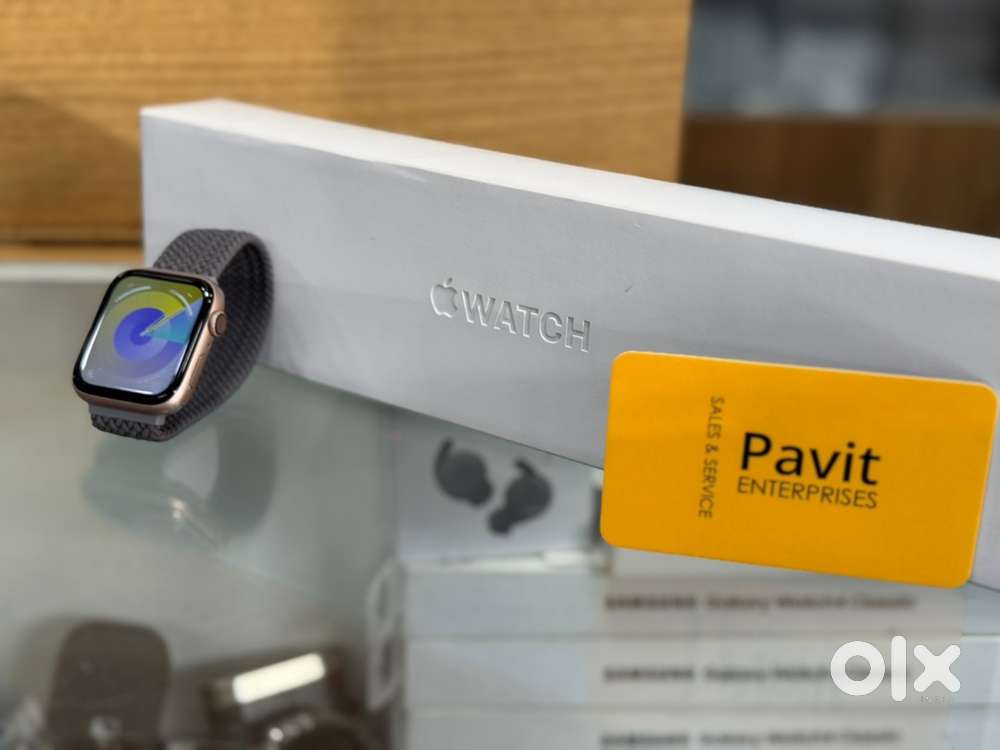 Apple Watch Series 4 44mm GPs at just 4900
