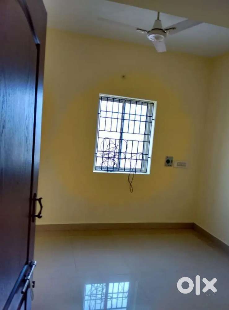Room available for rent in halol road touch