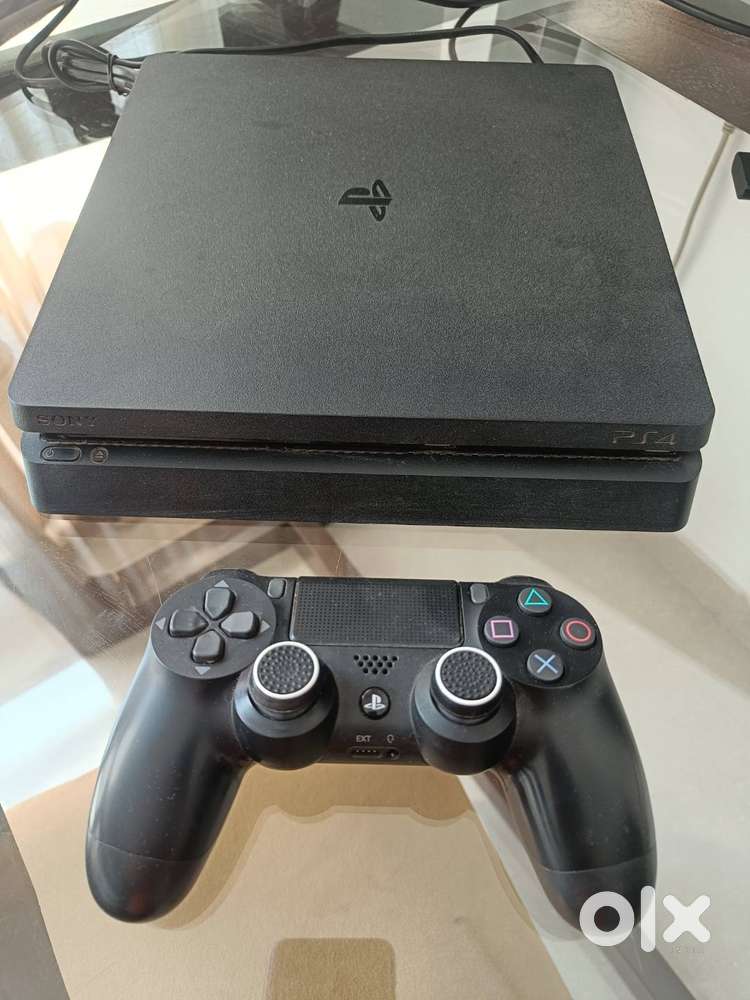 PS4 Slim (500 GB) Jet Black with original controller