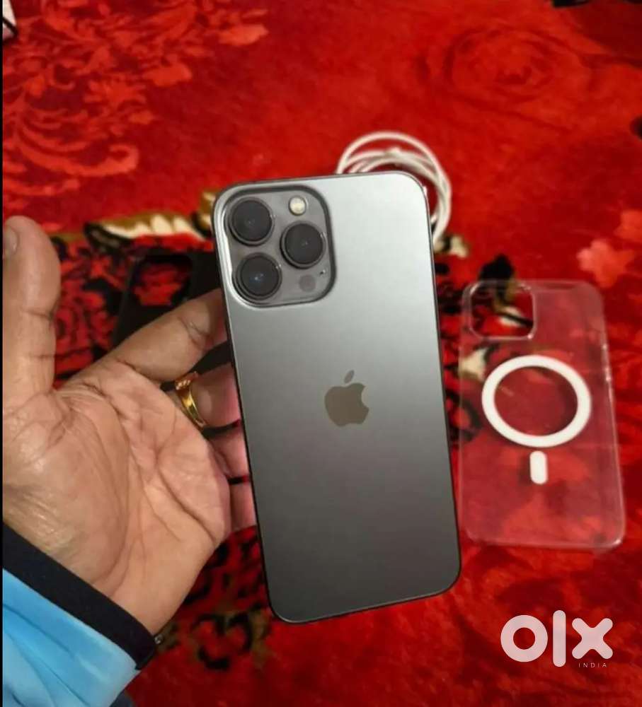 Selling my 6 month old iphone 13pro  need urgent money