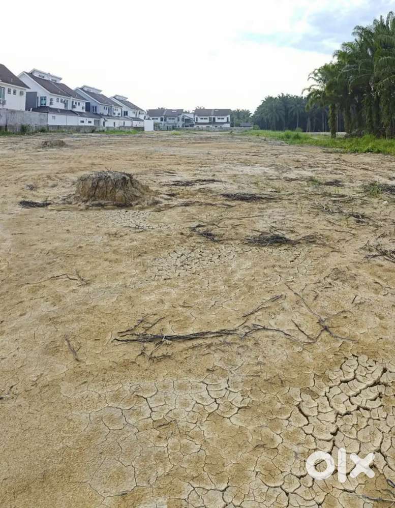 Plot for sale at 1600.  Sqrft