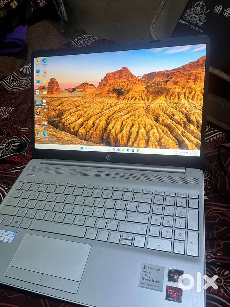 Latop HP Ryzen 3 AMD one of the Best Laptop alluses excelent price