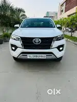 Toyota Fortuner 4X2 AT 2.8 Diesel, 2024, Diesel