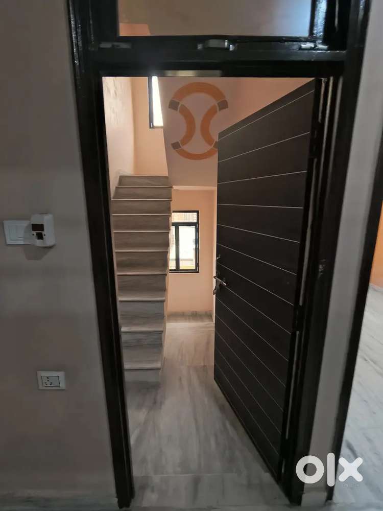 Floor on lease in mandoli delhi