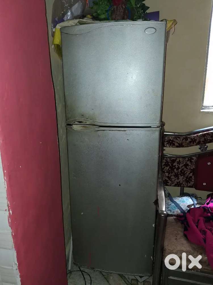 Whirlpool double door fridge