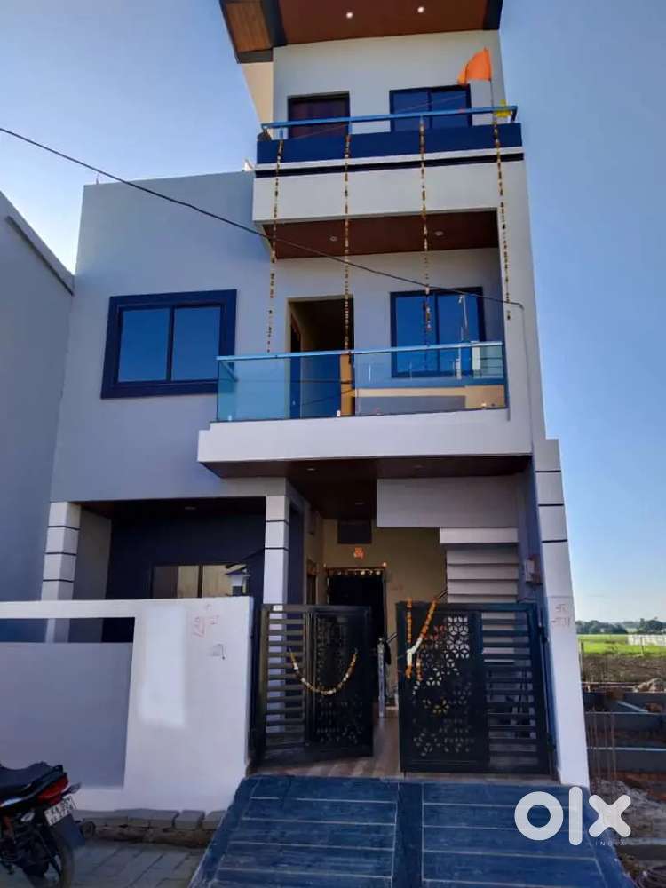 Independ floor at first floor