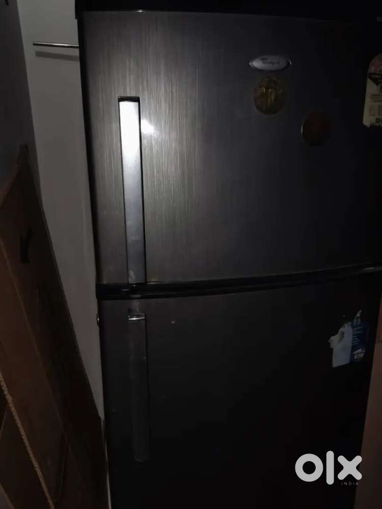 Whirlpool 235 litre refrigerator 2017