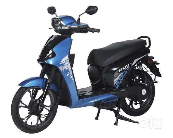 Electric vehicle technician