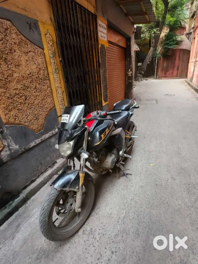 Yamaha FZ v2