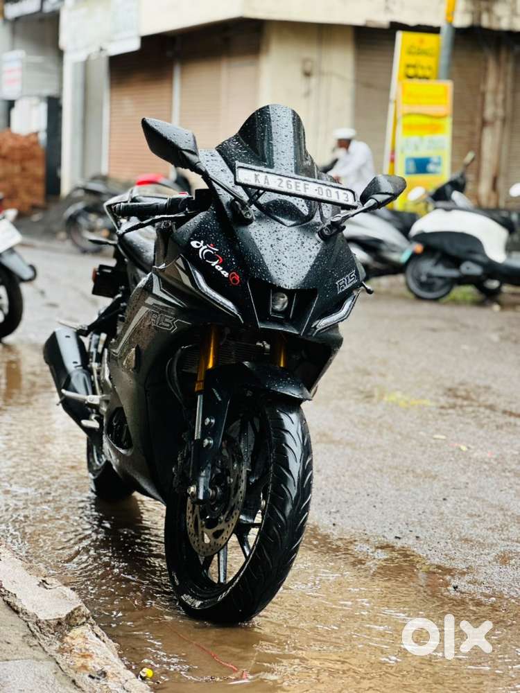YAMAHA R15 new condition .