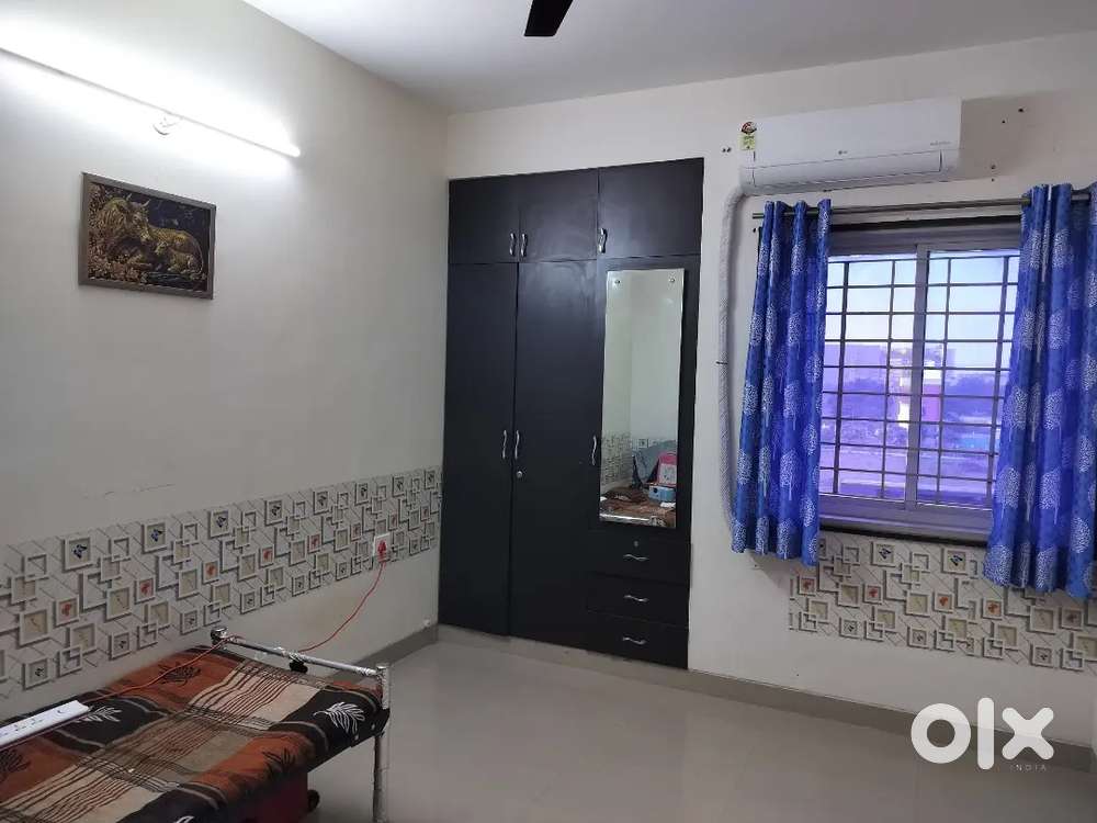 Shared AC room for batchelors in Sipcot