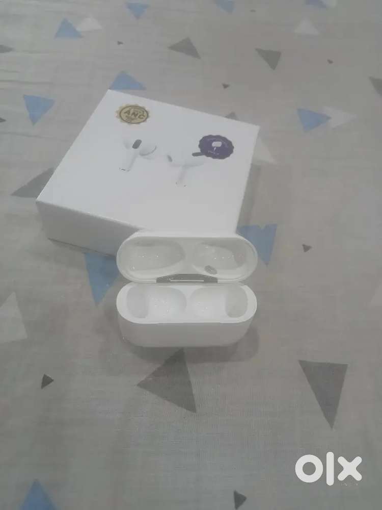 WIRELESS BLUETOOTH EARPHONES