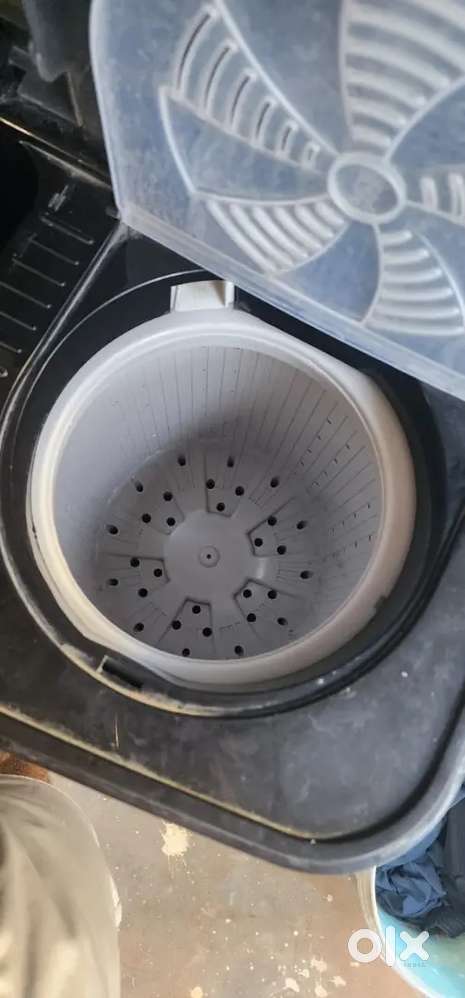 Semi automatic washing machine