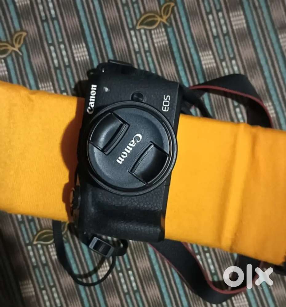 CANON mirrorless CAMERA