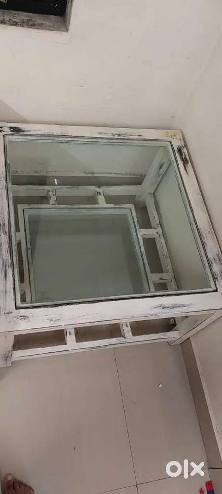 Center table in good condition