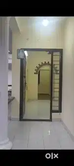 900 SQFT 2 BHK OFFICE CUM RESIDENCE FIRST FLOOR RENT AT MARADU