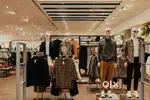 Mall sales girls job boys and girls