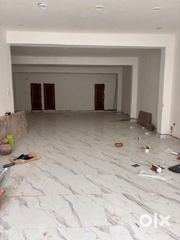 1450sq.ft on paper commercial space available for rent in Gomti Nagar