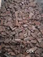 old bricks for building a house (पुरानी ईंटें)
