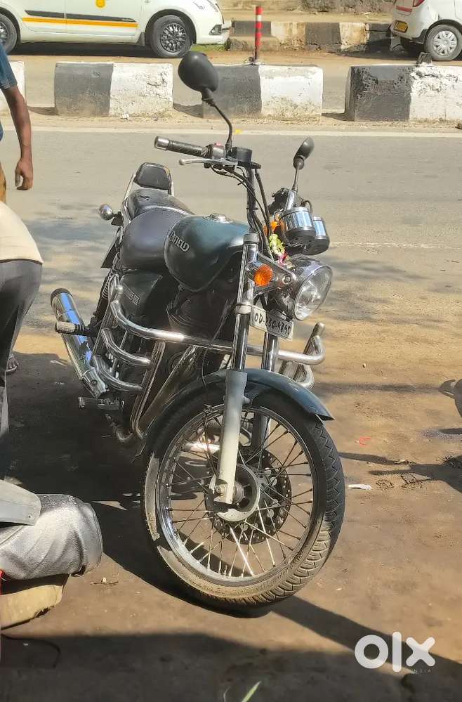 Thunderbird 350 up for sale. Recently serviced. Excellent condition.