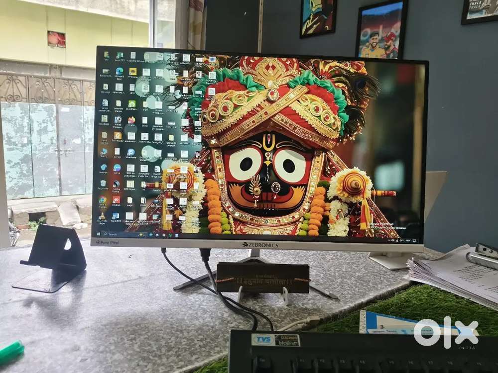 Pc with keyboard mouse