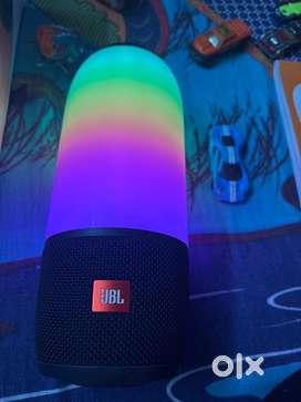 JBL PULSE 3 Bluetooth speaker