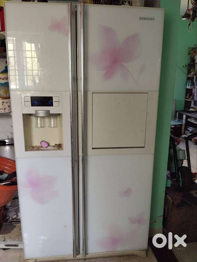 Samsung Side-by-Side Fridge with Ice & Water Dispenser