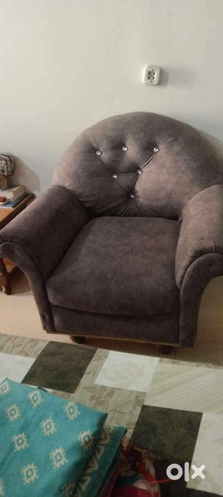 2 sofa separate total 2 pieces