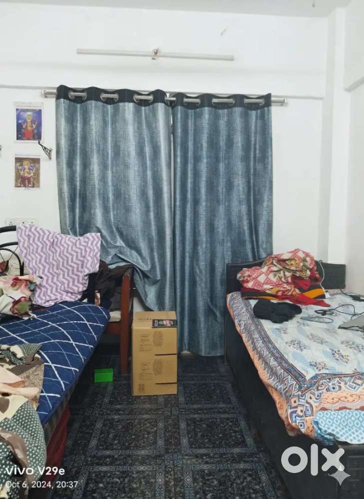 1 BHK Sharing Flat – One Roommate Needed