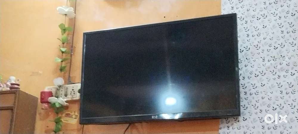 VISE by Vijay Sales 80 cm (32 Inch) HD Smart LED Google TV -