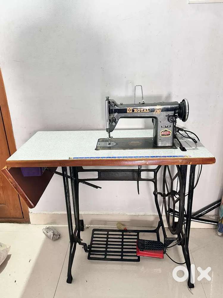 Stitching Machine with Motor and Table