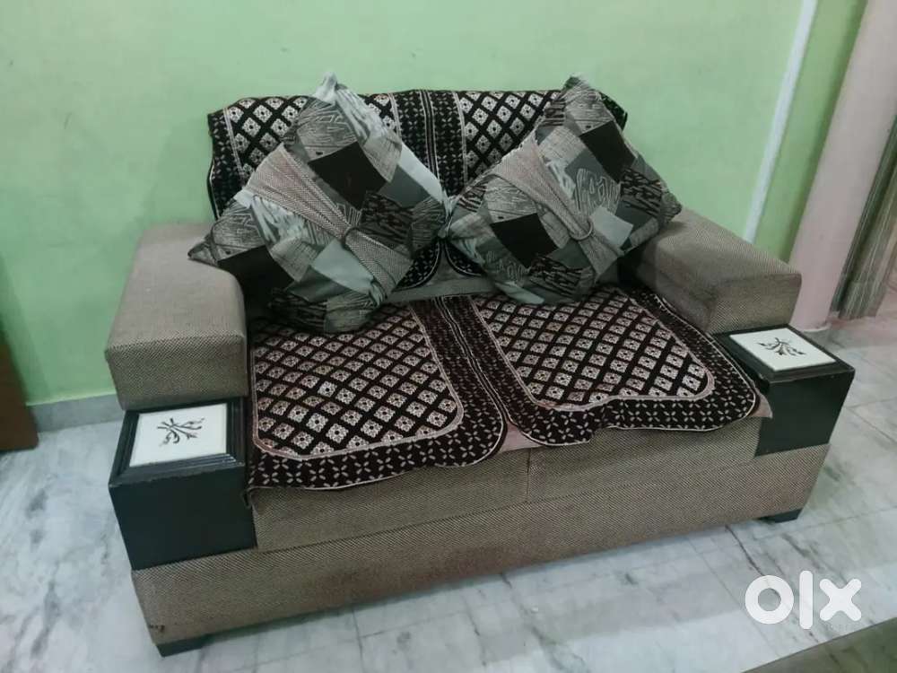 6 Seater new like Sofa set