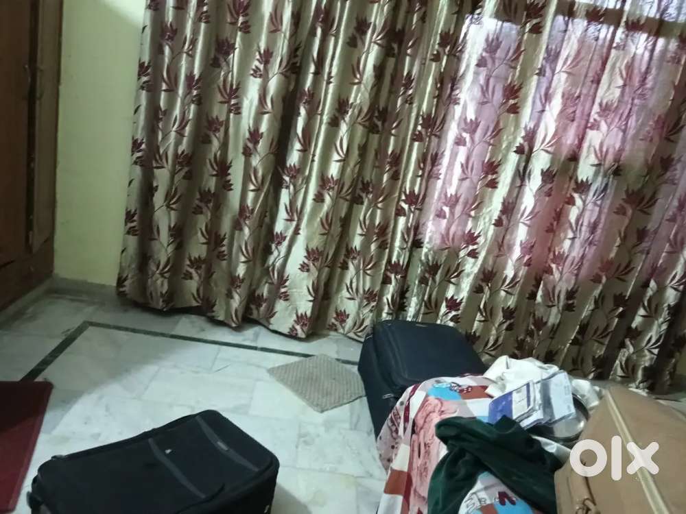 Separate room for rent to ladies and family , husband and wife
