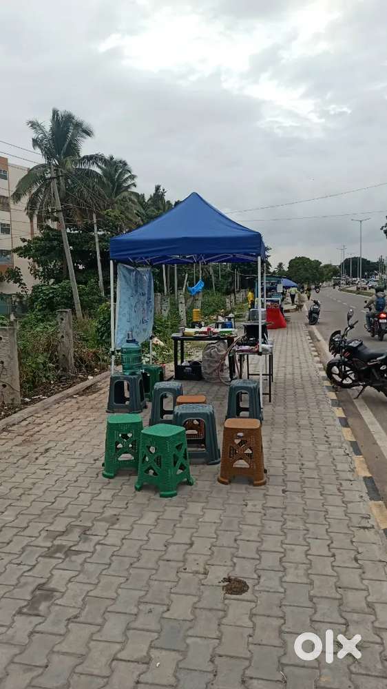 Foldable canopy tent
